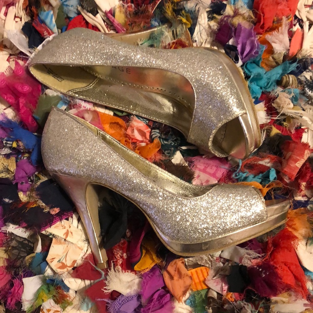 Gorgeous Gold Glitter Heels